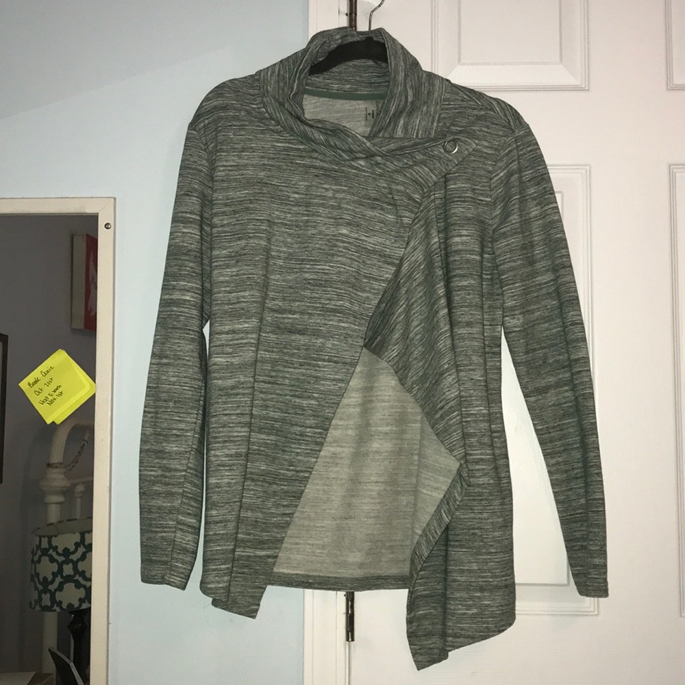 Heathered green workout top